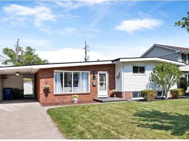 House for sale in South Windsor, Windsor