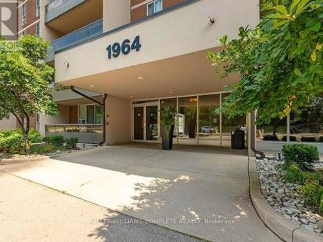 Condo for sale in Ancaster, Ontario
