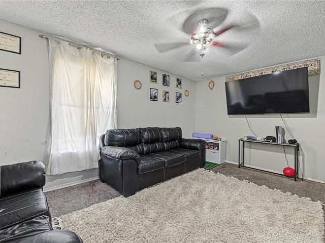 House for sale in Walnut Tree Apartments, Springdale