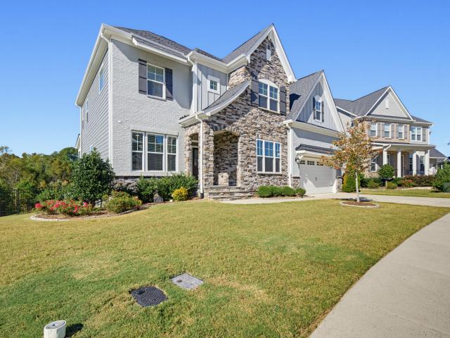 House for sale in Saddlebrook, Apex