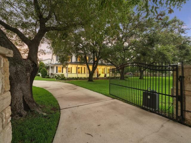 House for sale in Friendswood