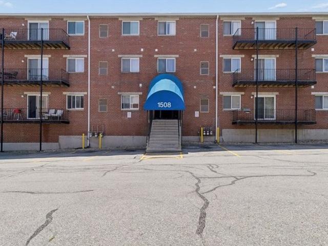 Condo for sale in Lowell, Massachusetts