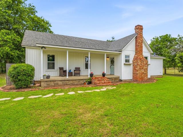 House for sale in Mingus, Texas
