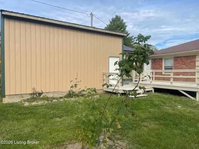 House for sale in La Grange, Oldham County