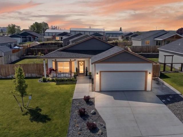 House for sale in Benton City, Washington