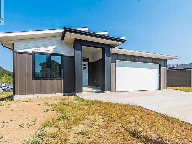 House for sale in Castlegar, British Columbia