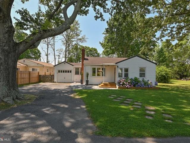 House for sale in Shady Side, Maryland