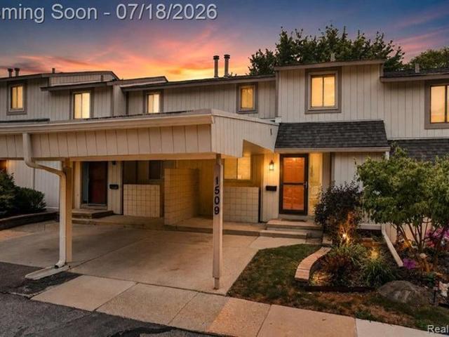 Townhouse for sale in Rochester Hills, Michigan