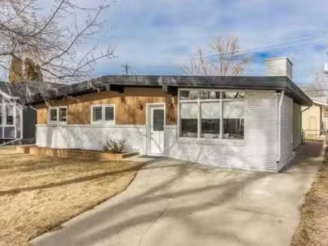 House for sale in Medicine Hat, Alberta