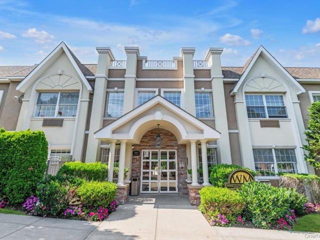 Condo for sale in Whitestone, New York