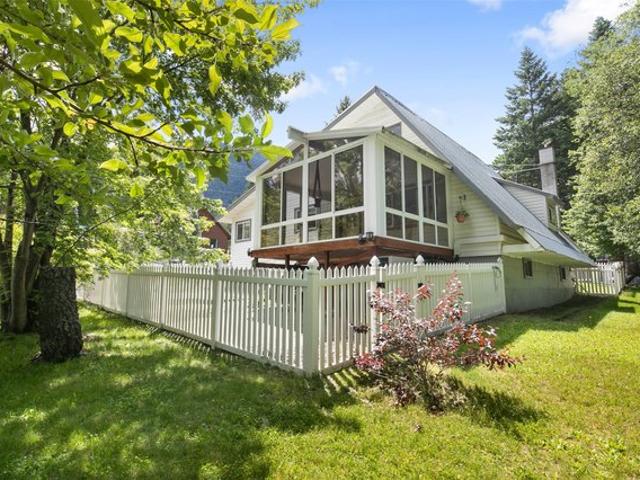 House for sale in Hungry Horse, Montana