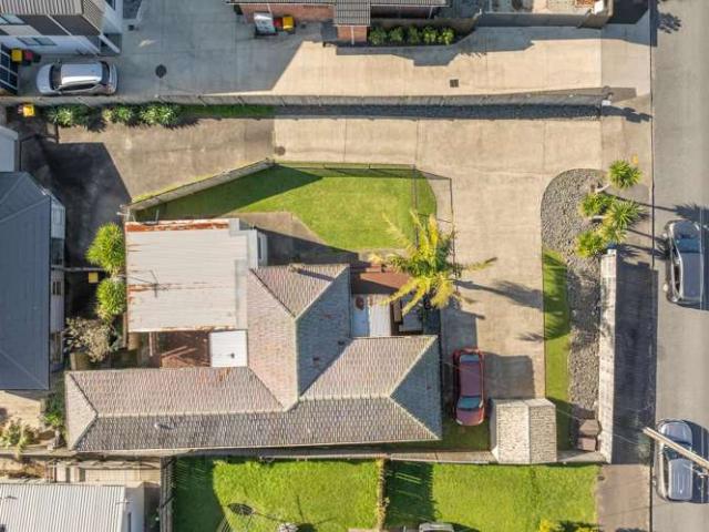 House for sale in Bayswater