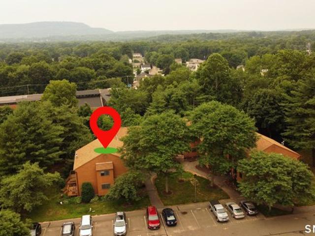 Townhouse for sale in Southington, Connecticut