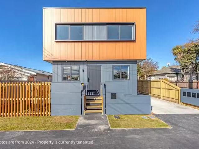 House for sale in Chaslands, Canterbury