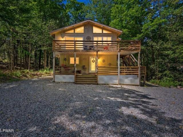 House for sale in Lake Ariel, Pennsylvania