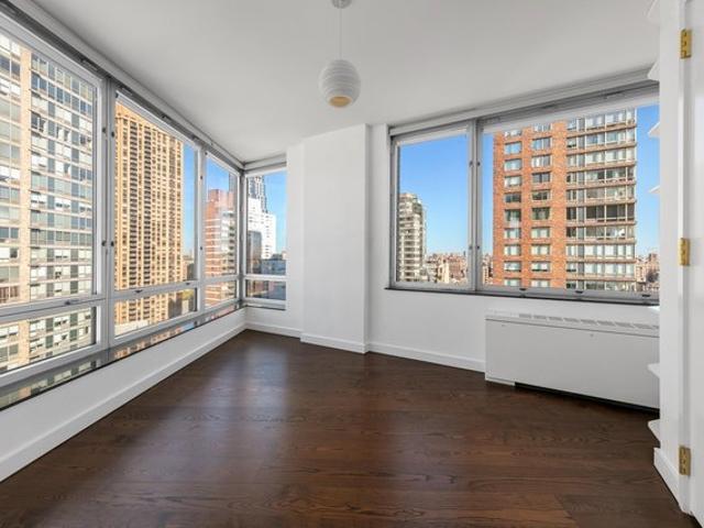 Condo for sale in Arverne, New York