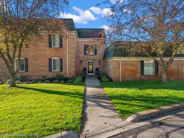 Condo for sale in Bloomfield Hills, Oakland County