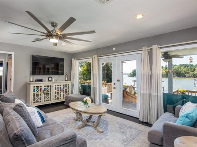 House for sale in Oakhurst, Texas