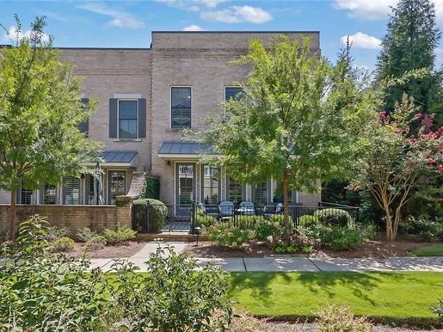 Townhouse for sale in Roswell, Georgia