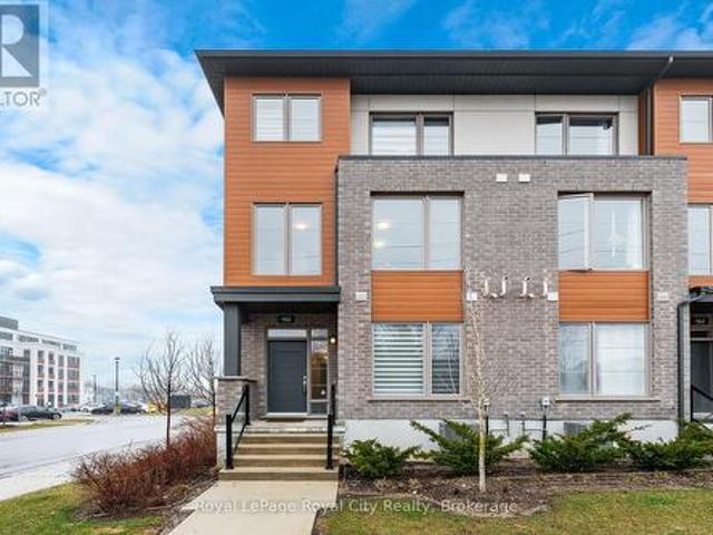 Townhouse for sale in Guelph, Ontario