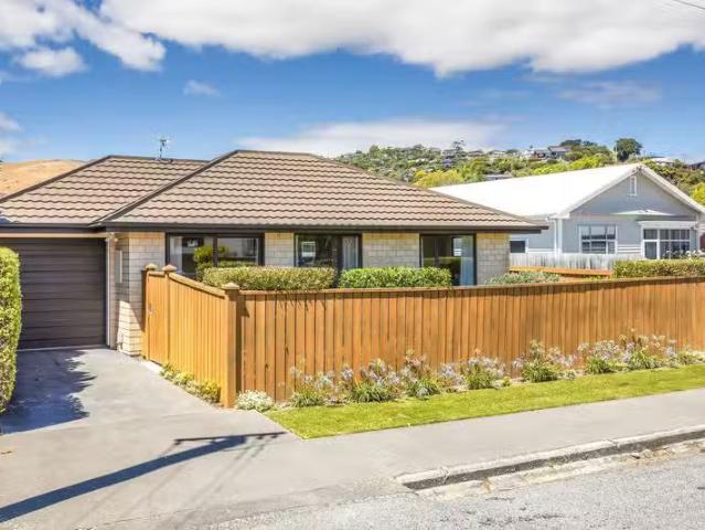 House for sale in Chaslands, Canterbury
