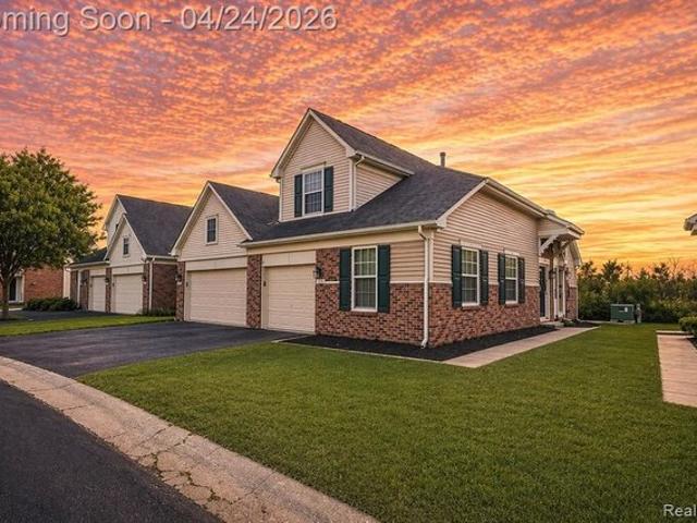 Townhouse for sale in Dearborn Heights, Michigan
