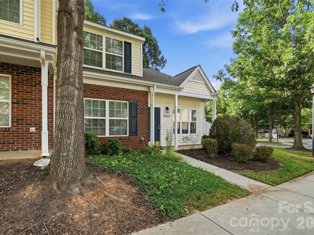 Townhouse for sale in Mooresville, North Carolina