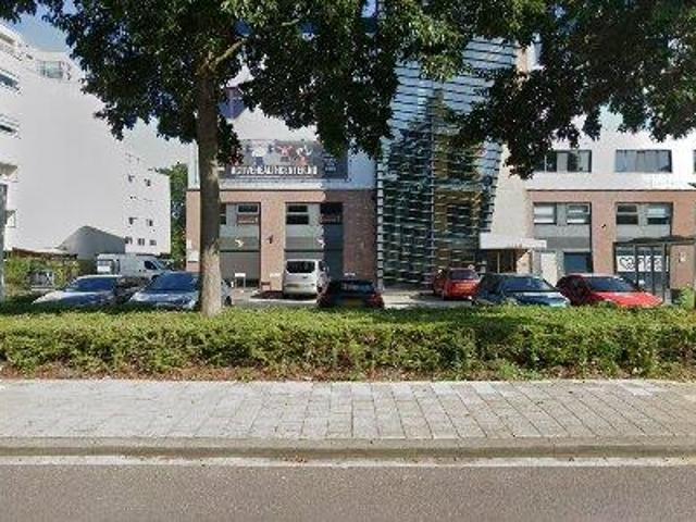 Bedrijfspand te huur in Delftse Hout, Delft