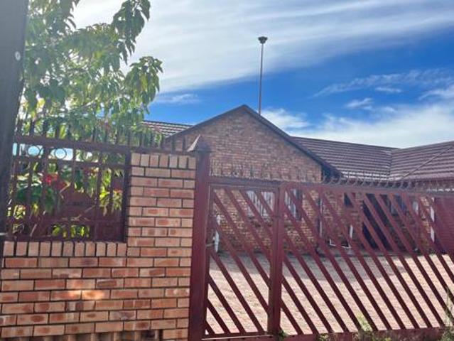Land for rent in Waterkloof, Gauteng
