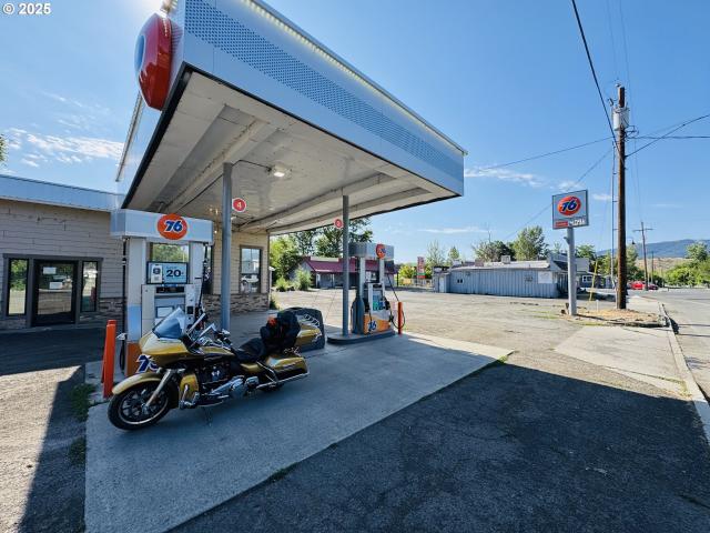Commercial for sale in Oregonia