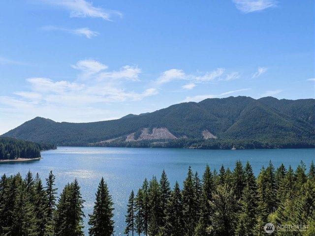 House for sale in Hoodsport, Washington
