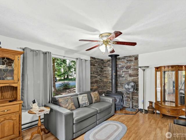 House for sale in Hoodsport, Washington