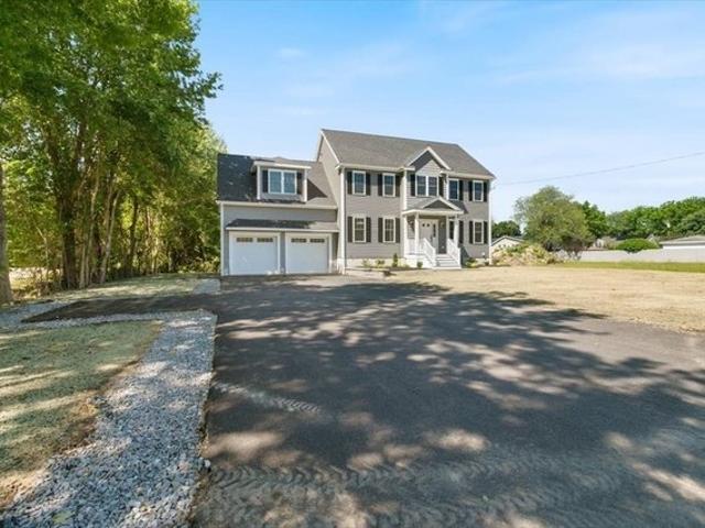House for sale in Dracut, Massachusetts
