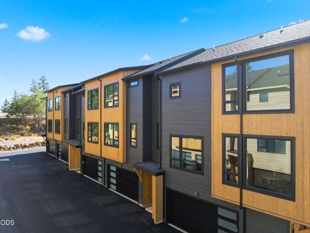 Townhouse for sale in Oregonia