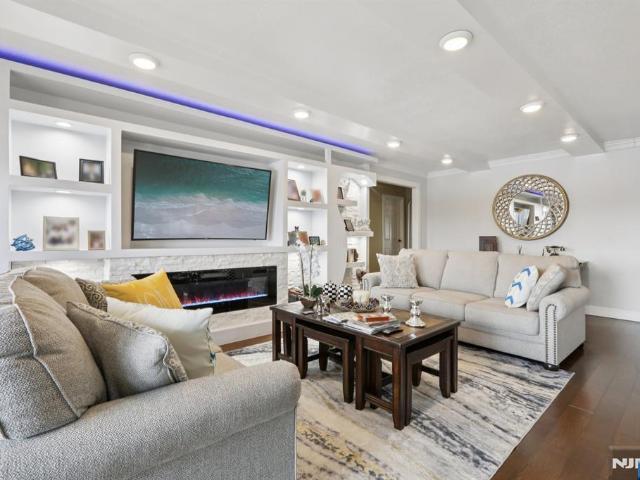 Condo for sale in Hackensack, New Jersey