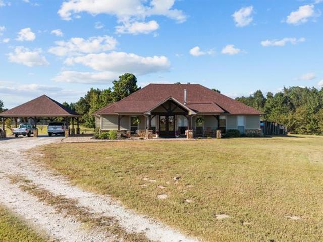 Farm for sale in Palestine, Texas