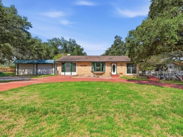 House for sale in La Vernia, Wilson County