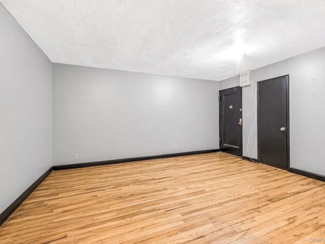 Condo for sale in Glenwood, New York