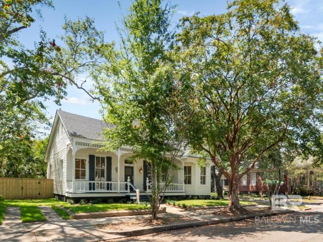 House for sale in Downtown, Mobile