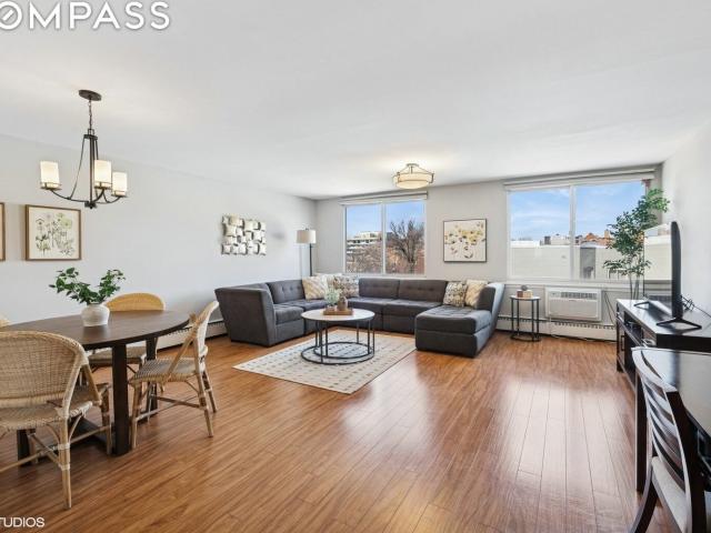 Condo for sale in Oak Park Condo for sale in Oak Park