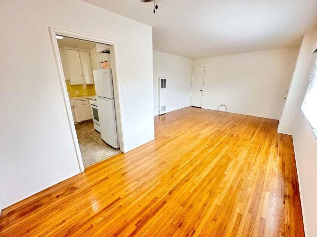 Apartment for rent in Long Beach, California