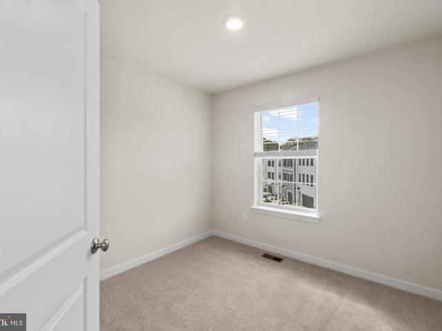 Townhouse for sale in La Plata, Charles County