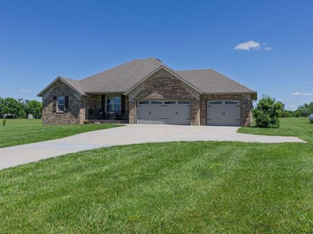 House for sale in Clever, Missouri