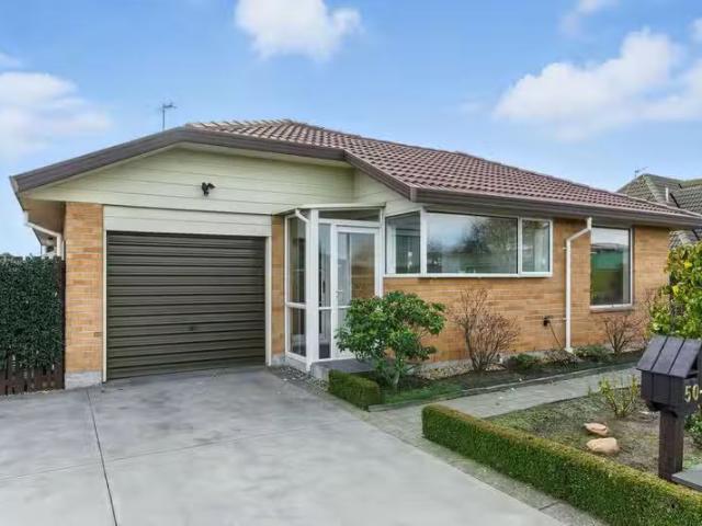 House for sale in Chaslands, Canterbury