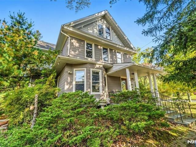 House for sale in Harrington Park, New Jersey