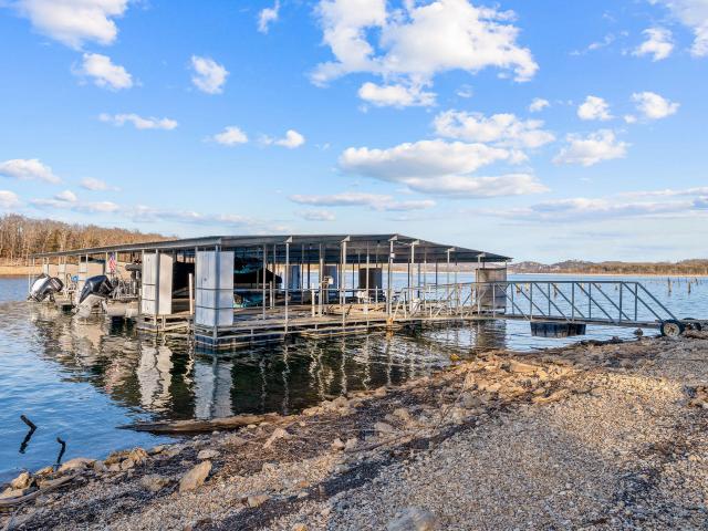House for sale in Stone, Missouri