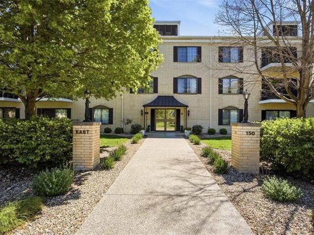Condo for sale in Linn, Iowa