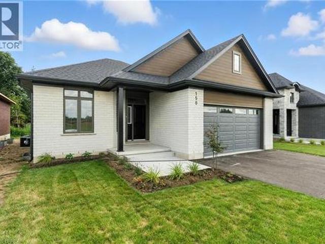 House for sale in Waterford, Ontario
