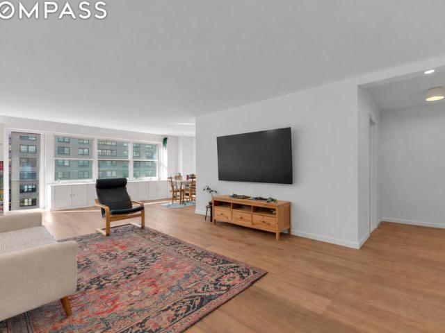 Property for sale in Manhattan Community Board 7, New York