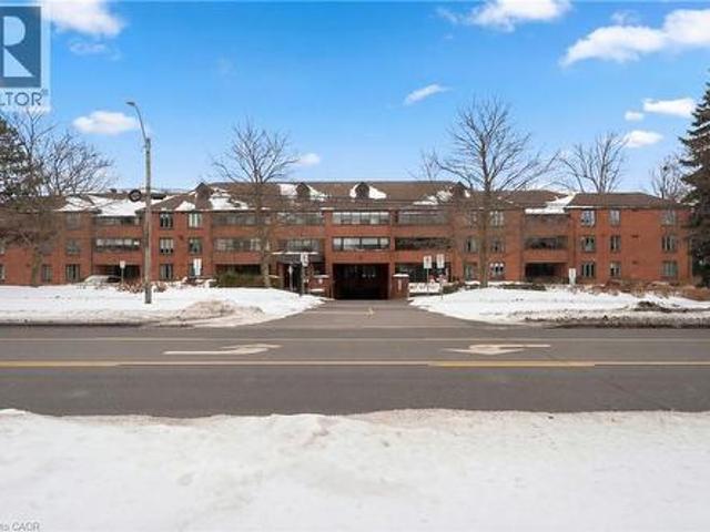 Condo for sale in Ancaster, Ontario